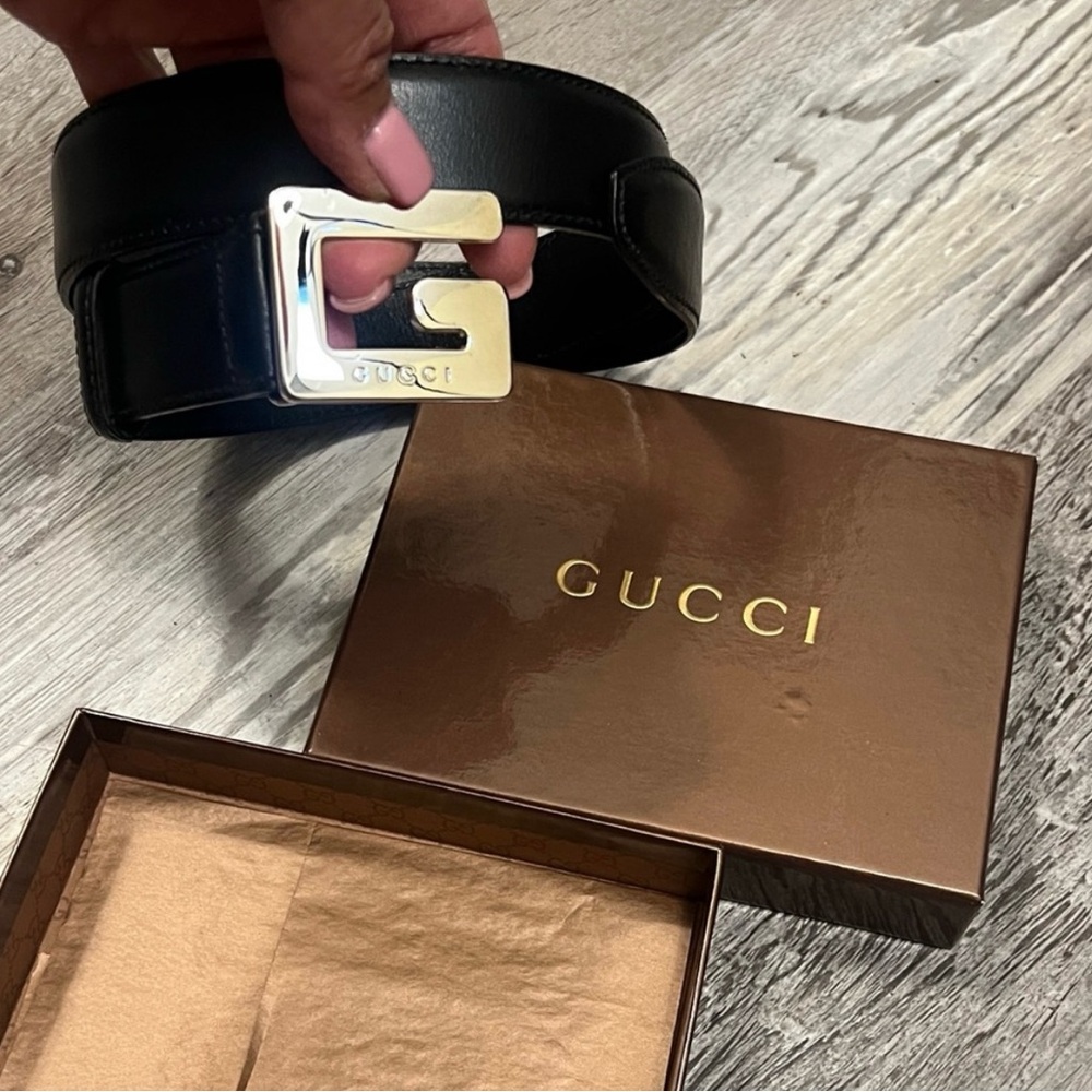 Gucci Black Leather Belt with Metallic Buckle - Picture 2 of 4